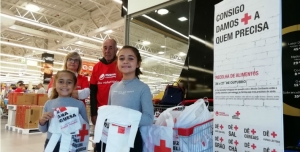 O número de famílias apoiadas pela Cruz Vermelha é cada vez maior